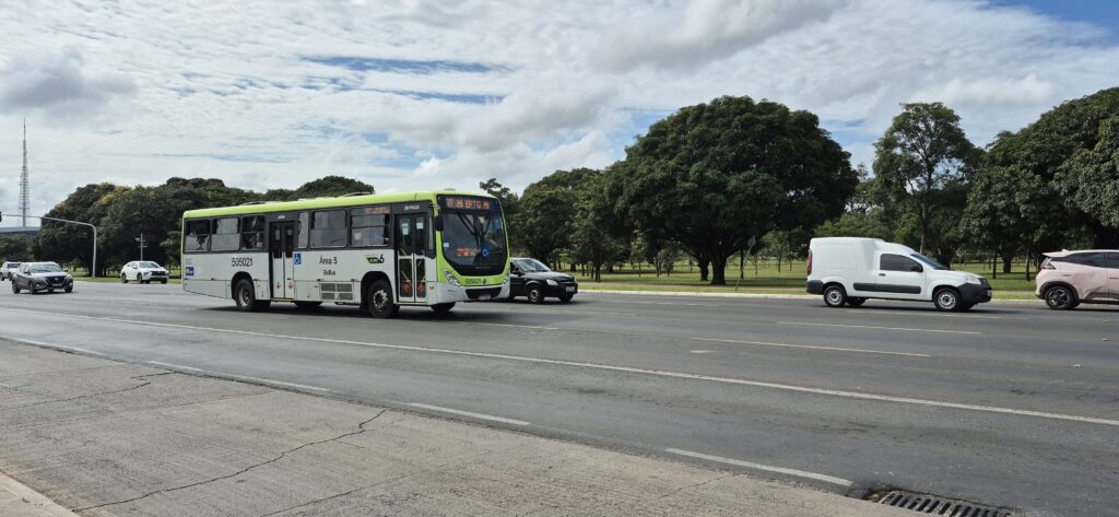 Ônibus do transporte público que atende a região de Brazlândia